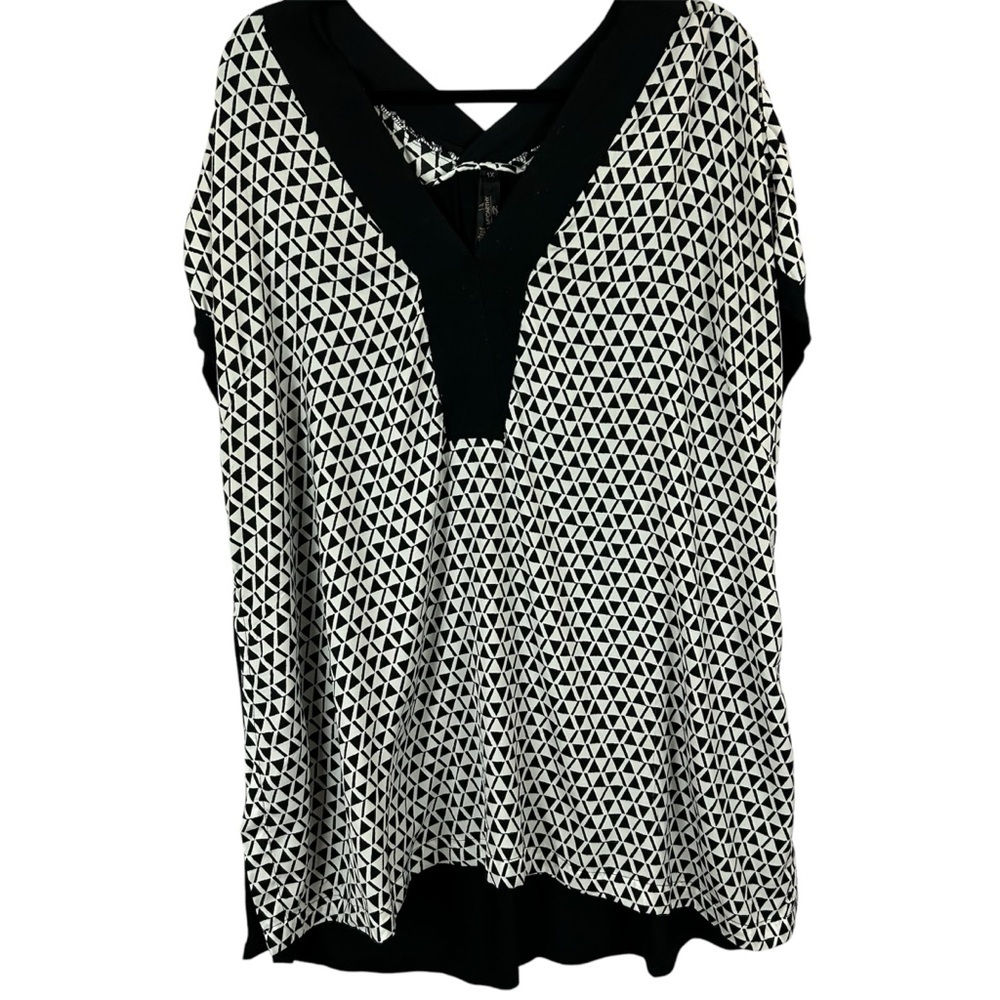Melissa McCarthy Black and White V-Neck Tunic Blouse Size 1X